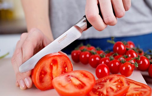 nôž na rajčiny fiskars