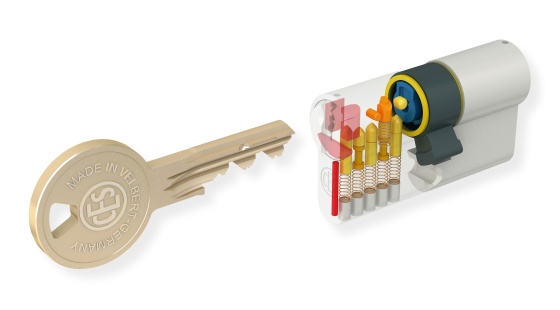 Kľúč a bezpečnostná cylindrická vložka do dverí